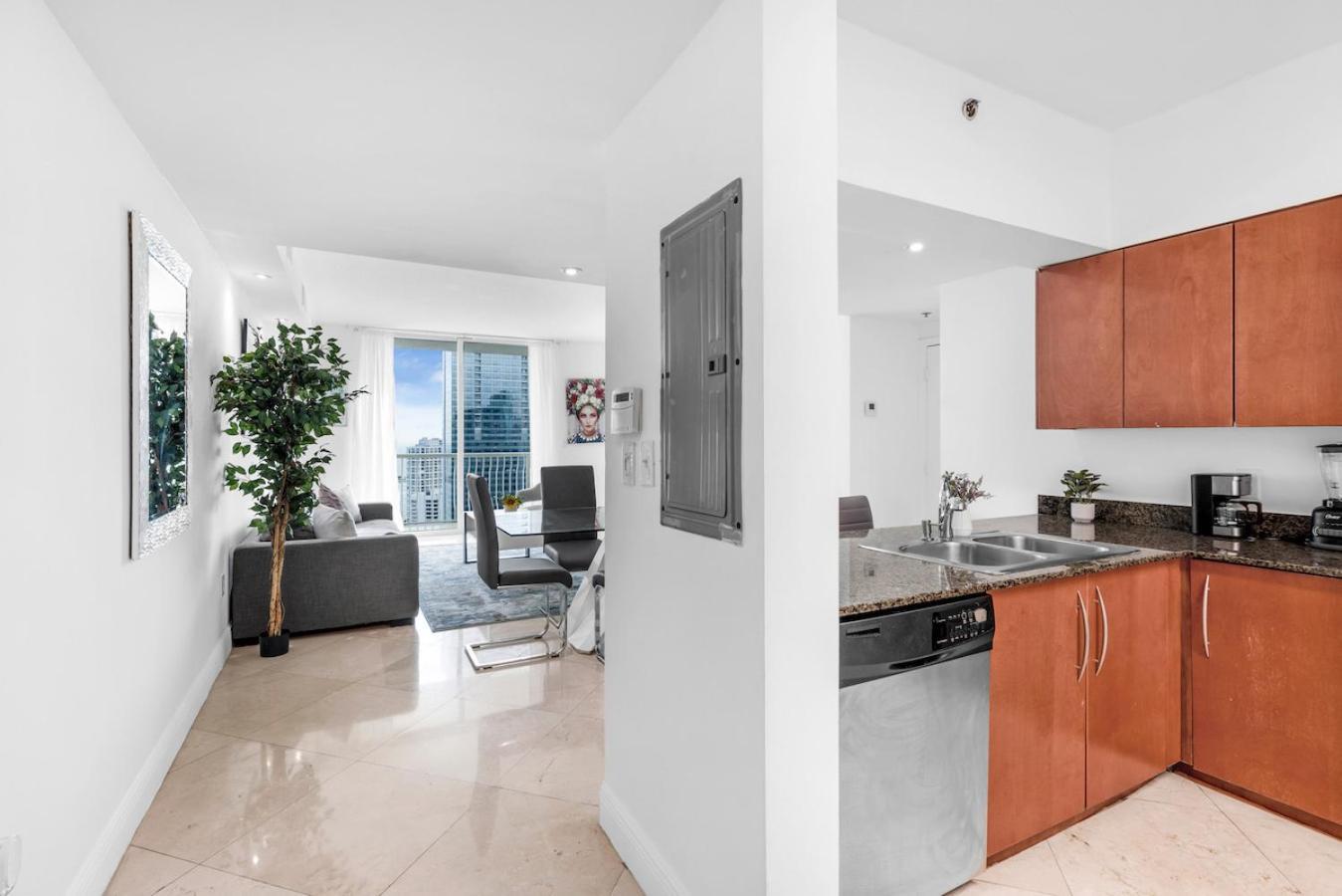 Spacious 2 Bed Unit In Brickell With Free Parking Майами Экстерьер фото