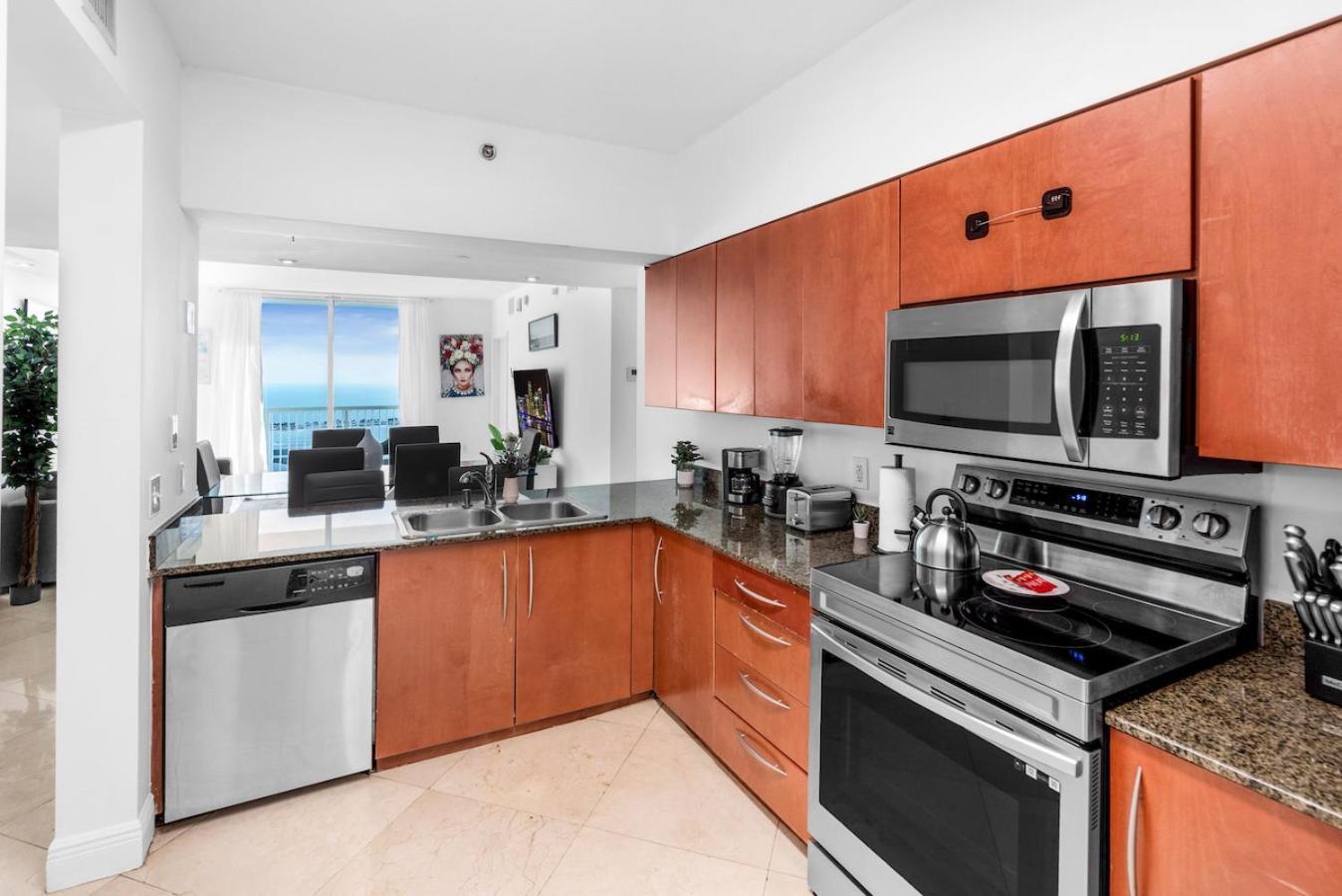 Spacious 2 Bed Unit In Brickell With Free Parking Майами Экстерьер фото