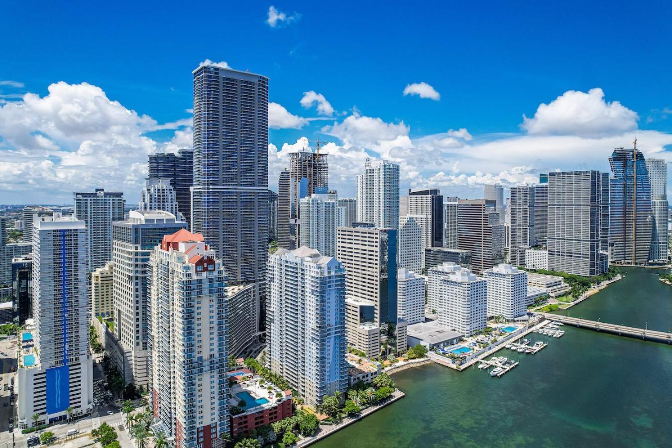Spacious 2 Bed Unit In Brickell With Free Parking Майами Экстерьер фото