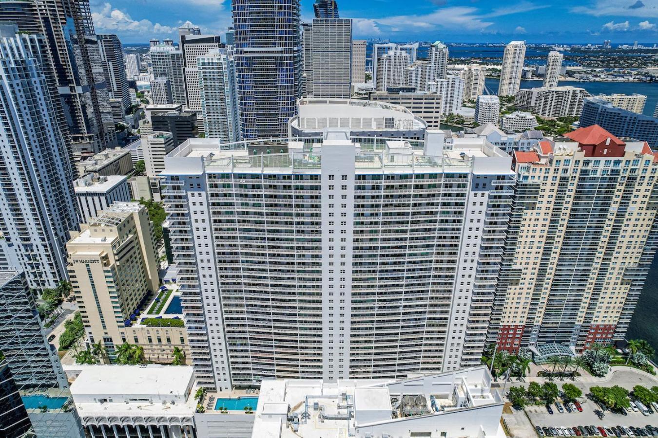 Spacious 2 Bed Unit In Brickell With Free Parking Майами Экстерьер фото